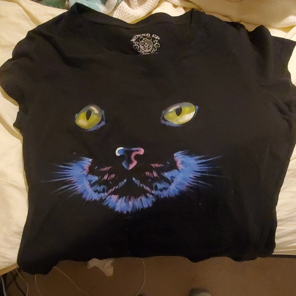 Black cat shirt